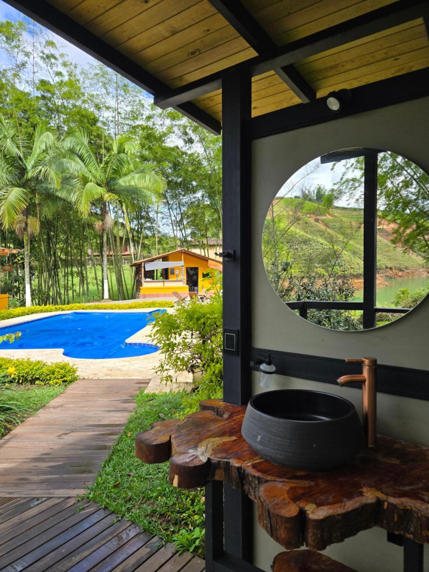 Albergue Volare Guatape Isla Exterior foto